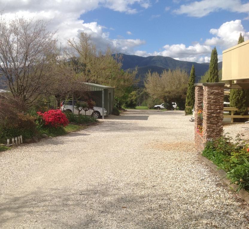 جبل بيوتي Bogong Moth Motel المظهر الخارجي الصورة